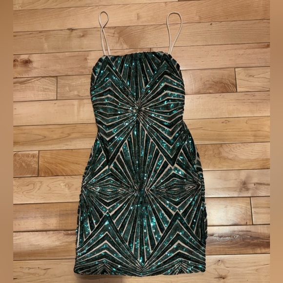 LULU’S LOST IN YOUR EYES TEAL SEQUIN BODYCON MINI DRESS - Picture 6 of 8